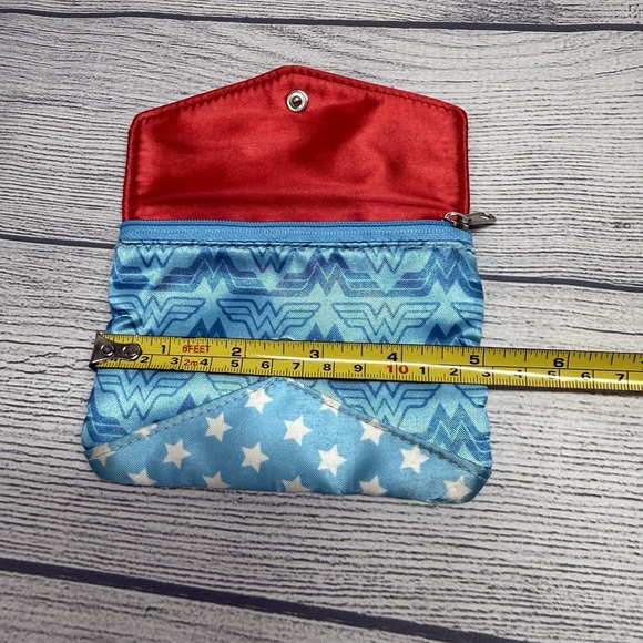 DC Comics Wonder Woman Blue Star Quilted Zip Wallet With Flap - Picture 10 of 11